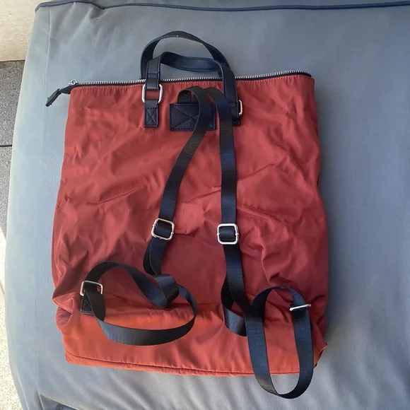 COOL RUCKSACK 🎒 Maroon + black silver zip details adjustable straps zip pocket - Picture 2 of 6